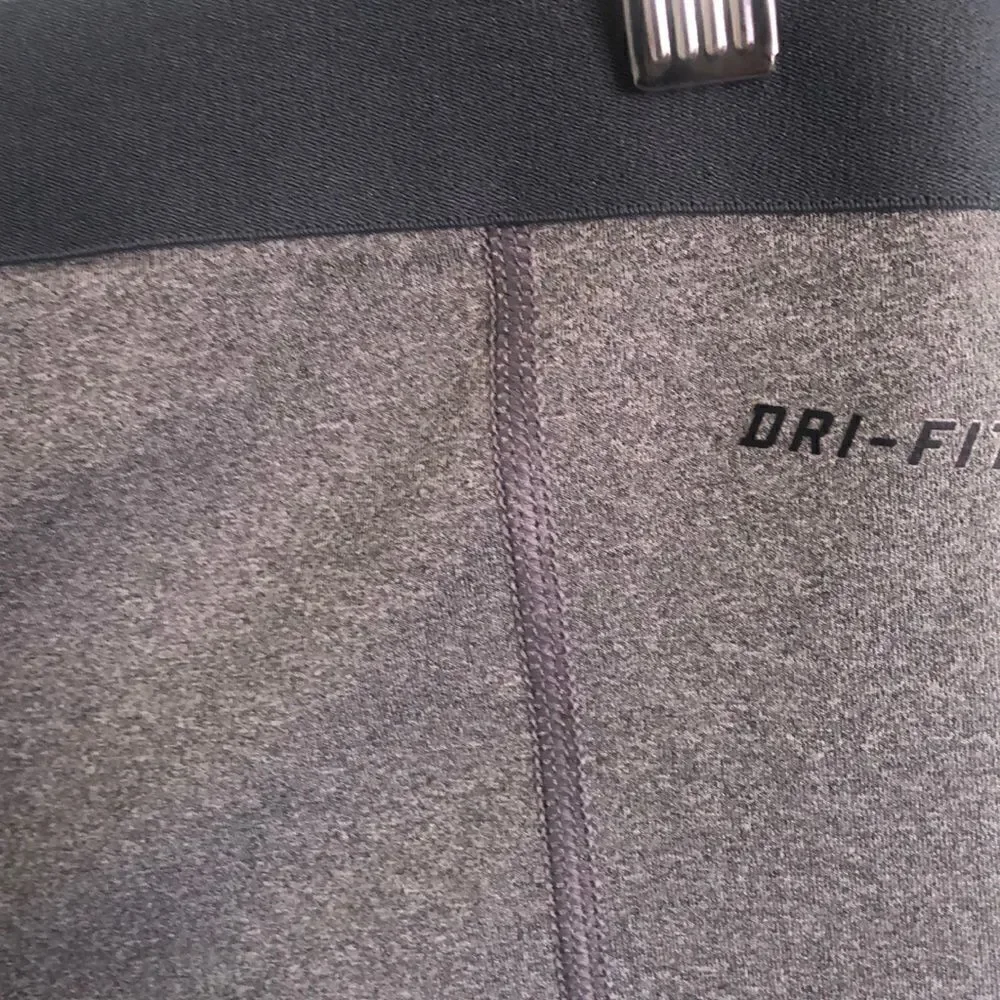 Nike Pro DriFit Cropped Gray Leggings XS